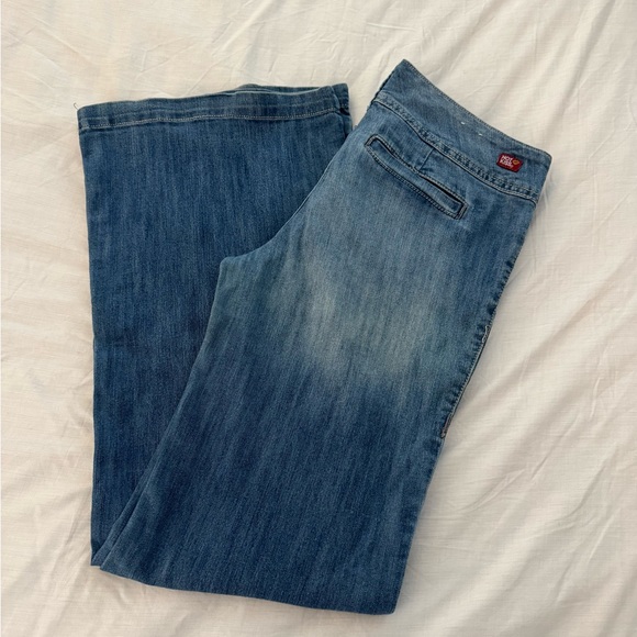 Women's Low Rise Flare Jeans - Picture 3 of 7